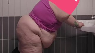 SSBBW Bauch wackeln